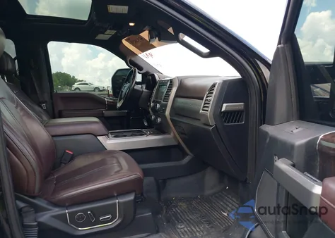 2017 Ford F-250 Platinum z USA, uszkodzony, nr VIN 1FT7W2BT8HEE91559